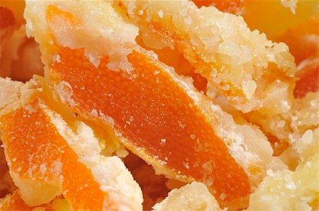 homemade candied orange peel pieces with crystalline sugar in a bowl Foto de stock - Super Valor sin royalties y Suscripción, Código: 400-05325240