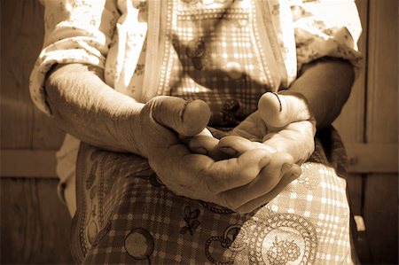 Hand of 86 year old ukrainian women Stock Photo - Budget Royalty-Free & Subscription, Code: 400-05325895