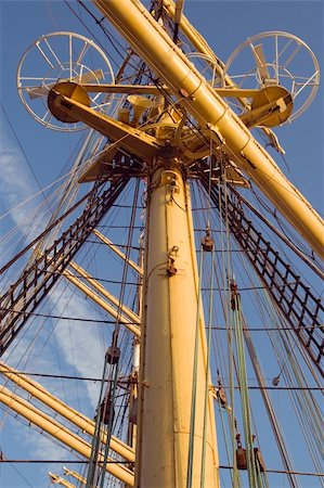 simsearch:6119-08740148,k - Mast of a tall ship, view from below Stock Photo - Budget Royalty-Free & Subscription, Code: 400-05327354