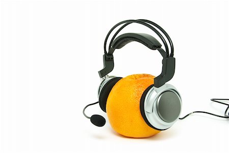 simsearch:400-07516047,k - orange and headphones isolated on a white Stockbilder - Microstock & Abonnement, Bildnummer: 400-05329962
