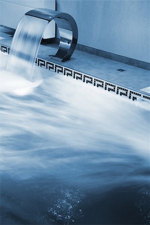 simsearch:400-03979104,k - Stream of water current in beautiful pool Stockbilder - Microstock & Abonnement, Bildnummer: 400-05320332