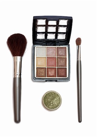 simsearch:400-04172129,k - Makeup set with brushes and eye shadows isolated on white Stock Photo - Budget Royalty-Free & Subscription, Code: 400-05320355