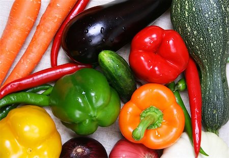 simsearch:400-04785187,k - Colorful different fresh vegetable as background Photographie de stock - Aubaine LD & Abonnement, Code: 400-05320622