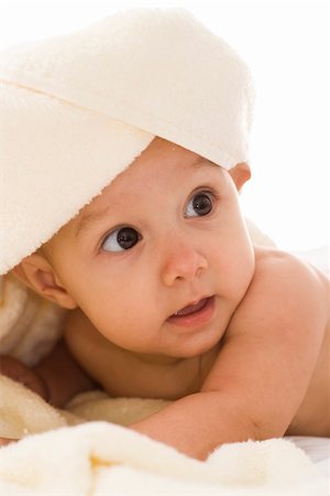 portrait of a beautiful newborn  on a white background Photographie de stock - Aubaine LD & Abonnement, Code: 400-05321581
