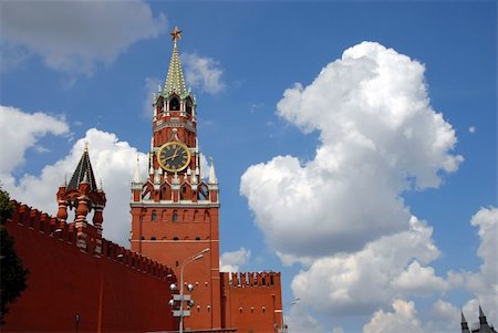 The Kremlin Spasskaya tower on Red Square in Moscow, Russia Stock Photo - Budget Royalty-Free & Subscription, Code: 400-05322097