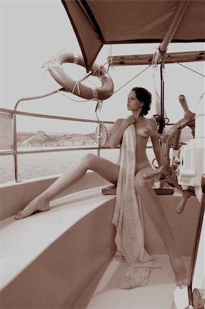 simsearch:400-04845191,k - young naked woman on a yacht Foto de stock - Royalty-Free Super Valor e Assinatura, Número: 400-05323090