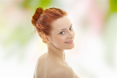 simsearch:400-05732399,k - Beautiful young redhead portrait Foto de stock - Super Valor sin royalties y Suscripción, Código: 400-05323334