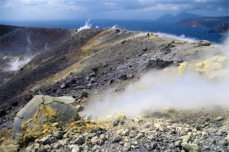 fumarole - Sulfurous fumaroles, Vulcano, Lipari, Sicily, Italy Foto de stock - Super Valor sin royalties y Suscripción, Código: 400-05334370