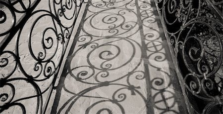 Handrail makes abstract shadows on porch in kremlin Fotografie stock - Microstock e Abbonamento, Codice: 400-05334563