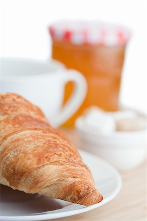 simsearch:400-07477800,k - Breakfast with coffee marmalade and croissants on a white background Fotografie stock - Microstock e Abbonamento, Codice: 400-05335148