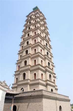 simsearch:400-05248690,k - Bottom view of a historic pagoda in China against blue sky Foto de stock - Royalty-Free Super Valor e Assinatura, Número: 400-05335546