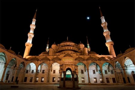 simsearch:841-03489787,k - The Blue Mosque, in Istanbul, Turkey Photographie de stock - Aubaine LD & Abonnement, Code: 400-05335605