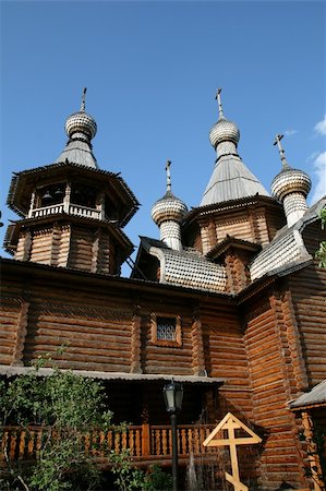 simsearch:400-06409424,k - Wooden church in Moscow Russia Foto de stock - Super Valor sin royalties y Suscripción, Código: 400-05336629