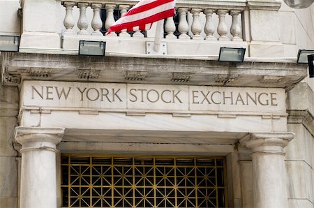 New York city - 4 Sep 2010 - Wall street and stock exchange Photographie de stock - Aubaine LD & Abonnement, Code: 400-05336714