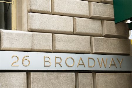 Famous broadway street signs in downtown New York Foto de stock - Super Valor sin royalties y Suscripción, Código: 400-05336716