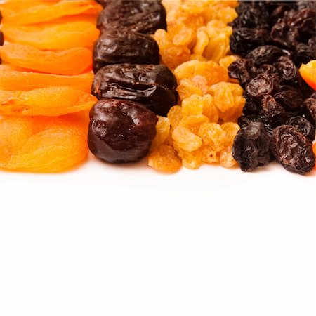 simsearch:400-07510855,k - dried apricots, raisins and  dates Photographie de stock - Aubaine LD & Abonnement, Code: 400-05336950