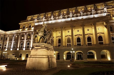 simsearch:400-05386553,k - shot of night Buda Castle in Budapest, Hungary Stock Photo - Budget Royalty-Free & Subscription, Code: 400-05337014