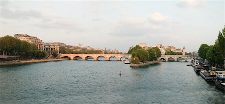 Seine Quay Paris in spring time. View across the Seine River, France Fotografie stock - Microstock e Abbonamento, Codice: 400-05337376