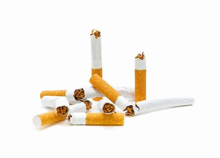 simsearch:400-04716399,k - broken cigarette on a white background close-ups. No smoking. Photographie de stock - Aubaine LD & Abonnement, Code: 400-05337910