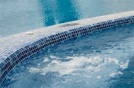 Blue swimming pool and jacuzzi with bubbles Foto de stock - Super Valor sin royalties y Suscripción, Código: 400-05338249