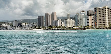 diomedes66 (artist) - City of Honolulu Hawaii and Waikiki beach Foto de stock - Royalty-Free Super Valor e Assinatura, Número: 400-05338413