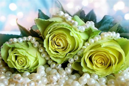 Bouquet of white roses lying on the pearl Stock Photo - Budget Royalty-Free & Subscription, Code: 400-05338428