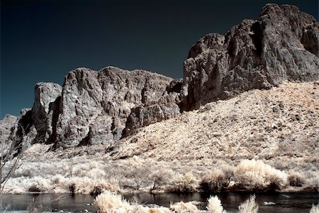 Salt river in the Arizona desert mountains Photographie de stock - Aubaine LD & Abonnement, Code: 400-05338859