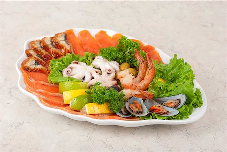 sea lettuce - appetizer closeup of different seafood and vegetables Photographie de stock - Aubaine LD & Abonnement, Code: 400-05339248