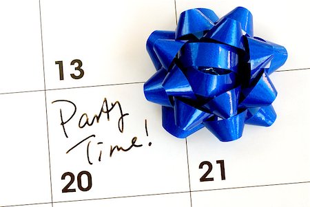 day of calendar with birthday - Mark the Party Time on the calendar Foto de stock - Super Valor sin royalties y Suscripción, Código: 400-05339754