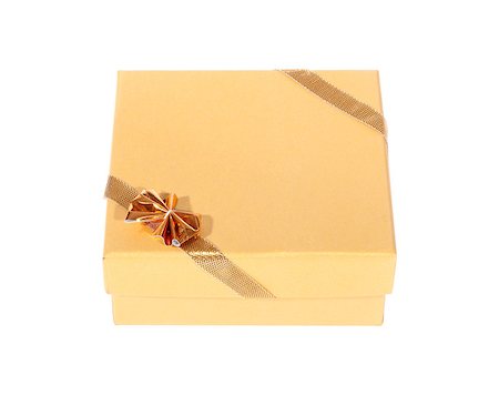 simsearch:400-03975392,k - gift box with gold ribbon on white background Foto de stock - Royalty-Free Super Valor e Assinatura, Número: 400-05339949