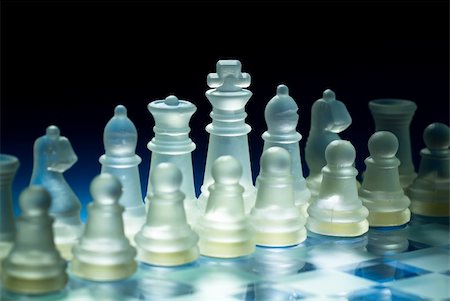 simsearch:640-01351370,k - chess pieces arrangement under backlit Stock Photo - Budget Royalty-Free & Subscription, Code: 400-05330475