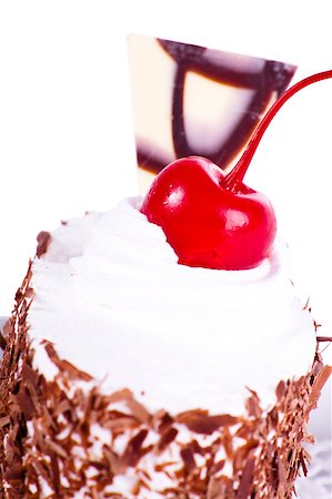 simsearch:400-08506114,k - Cake with cherries and chocolate crumb on the plate. Foto de stock - Super Valor sin royalties y Suscripción, Código: 400-05346558