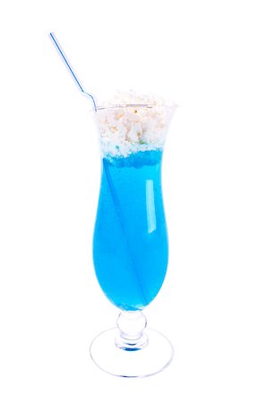 simsearch:400-04392468,k - Blue Curacao cocktail, on a white background with whipped cream Photographie de stock - Aubaine LD & Abonnement, Code: 400-05346562