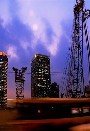 simsearch:700-03018075,k - construction cranes on night ove a blue sky Photographie de stock - Aubaine LD & Abonnement, Code: 400-05349852