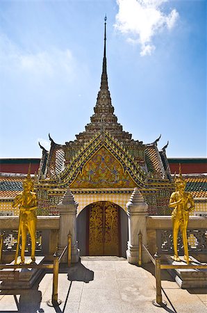 part of the majestic Grand Palace in Bangkok Stockbilder - Microstock & Abonnement, Bildnummer: 400-05340431