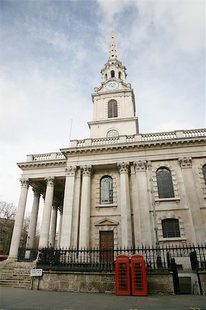 St Martin Church is near Trafalgar Square Stockbilder - Microstock & Abonnement, Bildnummer: 400-05340896