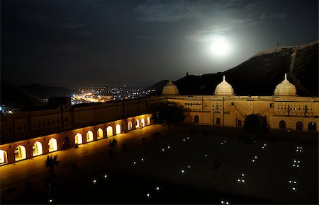 A view of Amber Fort at Jaipur, India Stock Photo - Budget Royalty-Free & Subscription, Code: 400-05340937