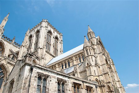 simsearch:862-03887625,k - South View of York Minster under a blue sky Foto de stock - Super Valor sin royalties y Suscripción, Código: 400-05341678