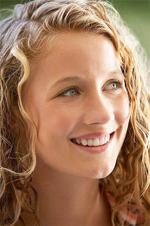 simsearch:400-04889881,k - Portrait Of Teenage Girl Smiling Stock Photo - Budget Royalty-Free & Subscription, Code: 400-05343000