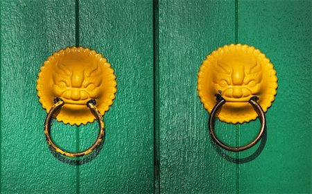 Bronze lion’s head handles -  Hong Kong - Republic of China Photographie de stock - Aubaine LD & Abonnement, Code: 400-05354077