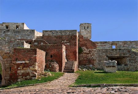 walls of ancient fortress Kalemegdan in Belgrade, Serbia Stockbilder - Microstock & Abonnement, Bildnummer: 400-05355113