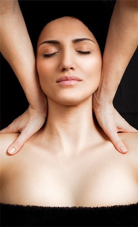 Beautiful young female receiving shoulder massage in spa, relaxed Photographie de stock - Aubaine LD & Abonnement, Code: 400-05356152