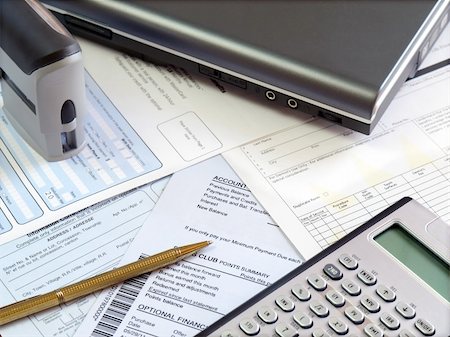 Accounting tools and bills on the table. Photographie de stock - Aubaine LD & Abonnement, Code: 400-05353254