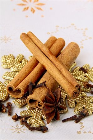 simsearch:400-04791848,k - stick cinnamon, anise and cloves - Christmas spices Stock Photo - Budget Royalty-Free & Subscription, Code: 400-05353422