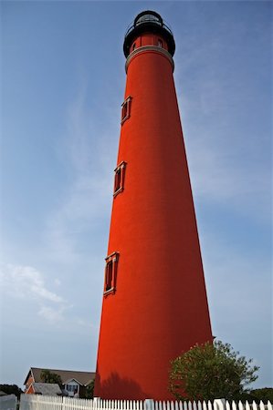 simsearch:400-05356679,k - Ponce Inlet Lighthouse near New Smyrna Beach, Florida Foto de stock - Royalty-Free Super Valor e Assinatura, Número: 400-05353717