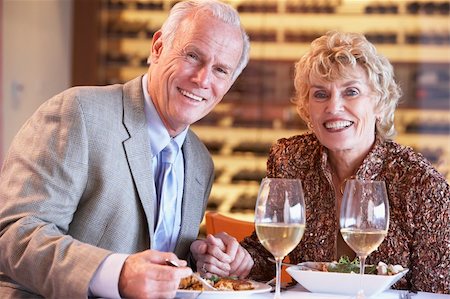 simsearch:400-05364195,k - Senior Couple Having Dinner Together At A Restaurant Stock Photo - Budget Royalty-Free & Subscription, Code: 400-05364269