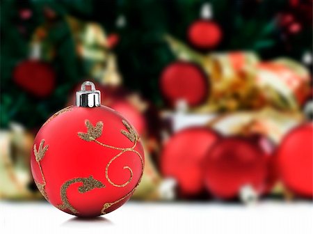 simsearch:400-05359450,k - Christmas decorations under a christmas tree with space for text Stock Photo - Budget Royalty-Free & Subscription, Code: 400-05367192
