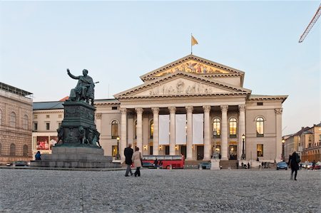 View at the Bavarian National Theater in Munich, Germany Stockbilder - Microstock & Abonnement, Bildnummer: 400-05367326