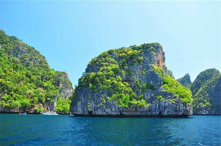 simsearch:400-07295714,k - Island in the middle of the sea in Thailand Stock Photo - Budget Royalty-Free & Subscription, Code: 400-05360257