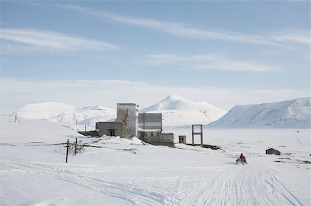 Colesbukta - abandoned Russian Arctic city and coal mine Photographie de stock - Aubaine LD & Abonnement, Code: 400-05361288